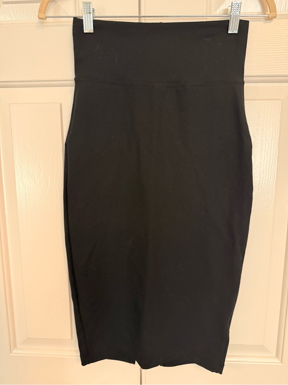 bebe Black A-Line Stretch Midi Skirt